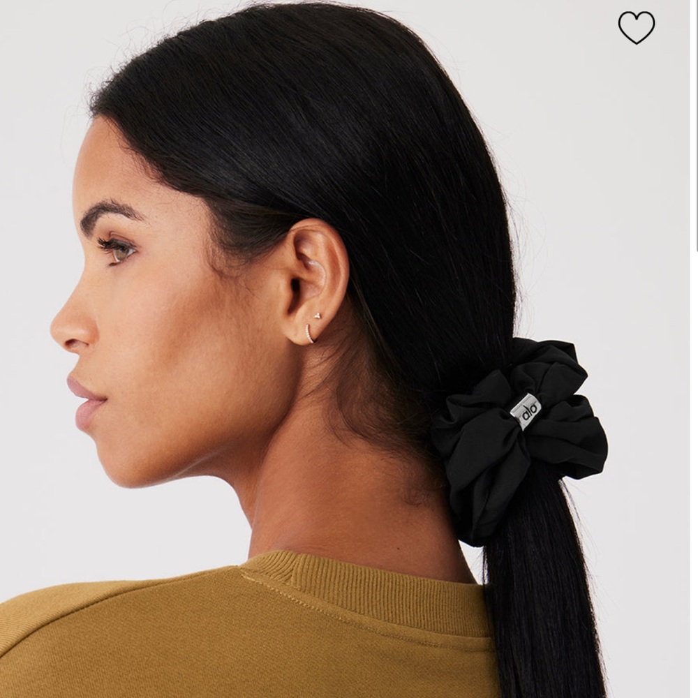 ALO Bead It Black Hair Scrunchie NWOT